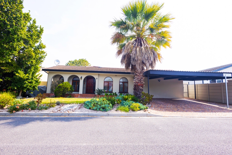 4 Bedroom Property for Sale in Stellenridge Western Cape